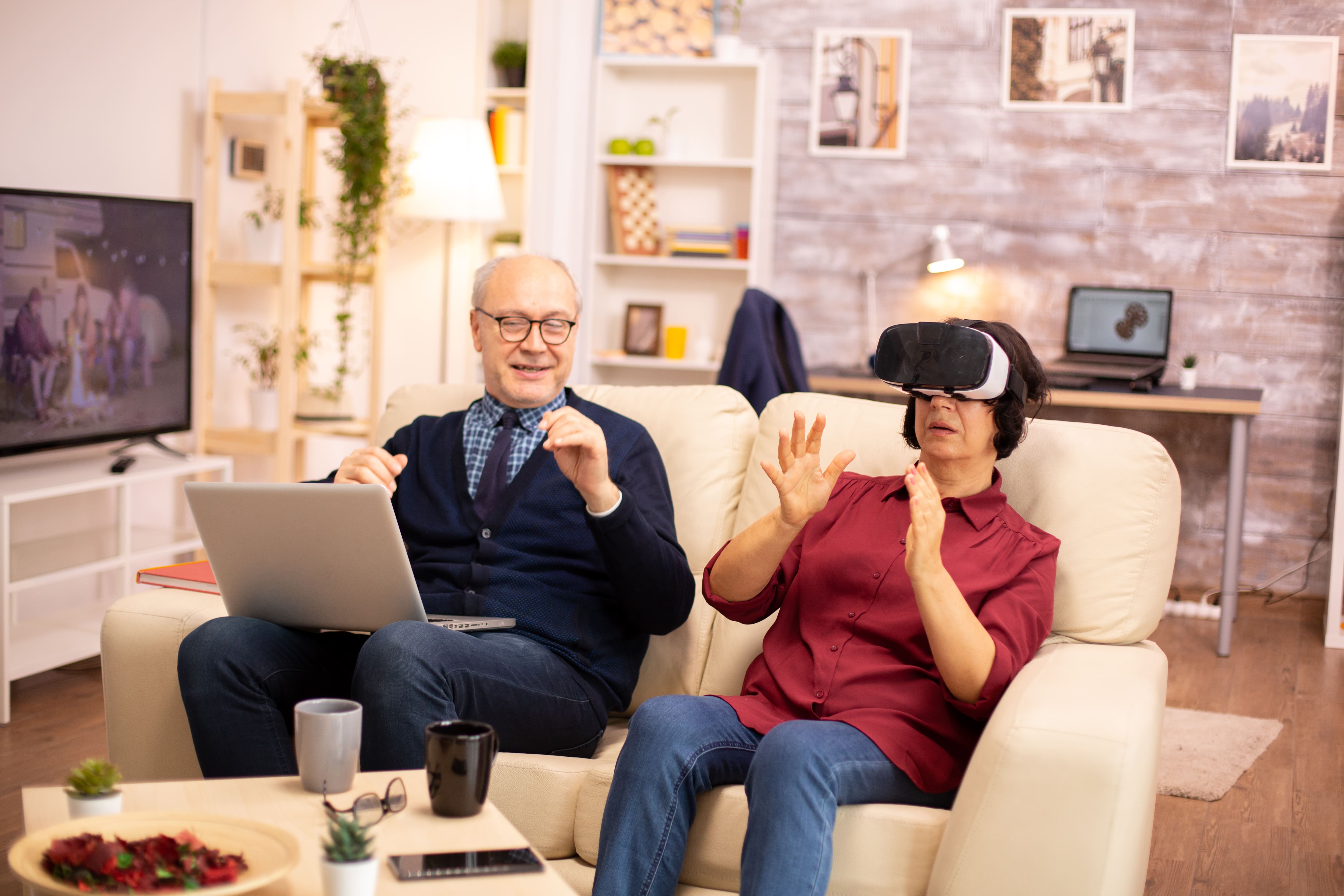 The Role of Technology in Modern Companionship: Bridging the Digital Divide in Mississauga Homes